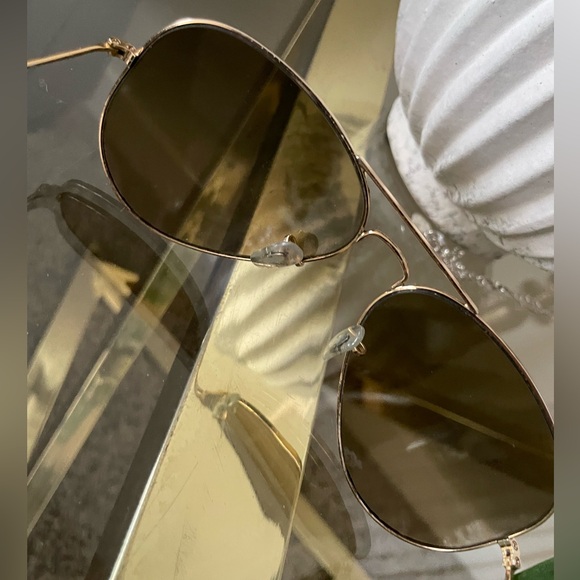 Ray-ban gold aviator sunglasses. - Picture 5 of 5